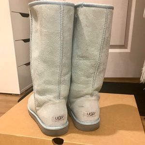 Light Blue Women’s UGG’S size 8